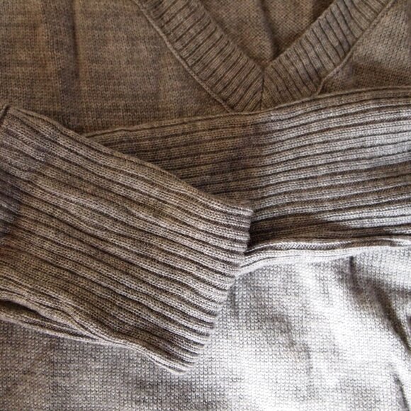 Vintage Abercrombie and Fitch V-Neck Sweater Y2K - Picture 4 of 6